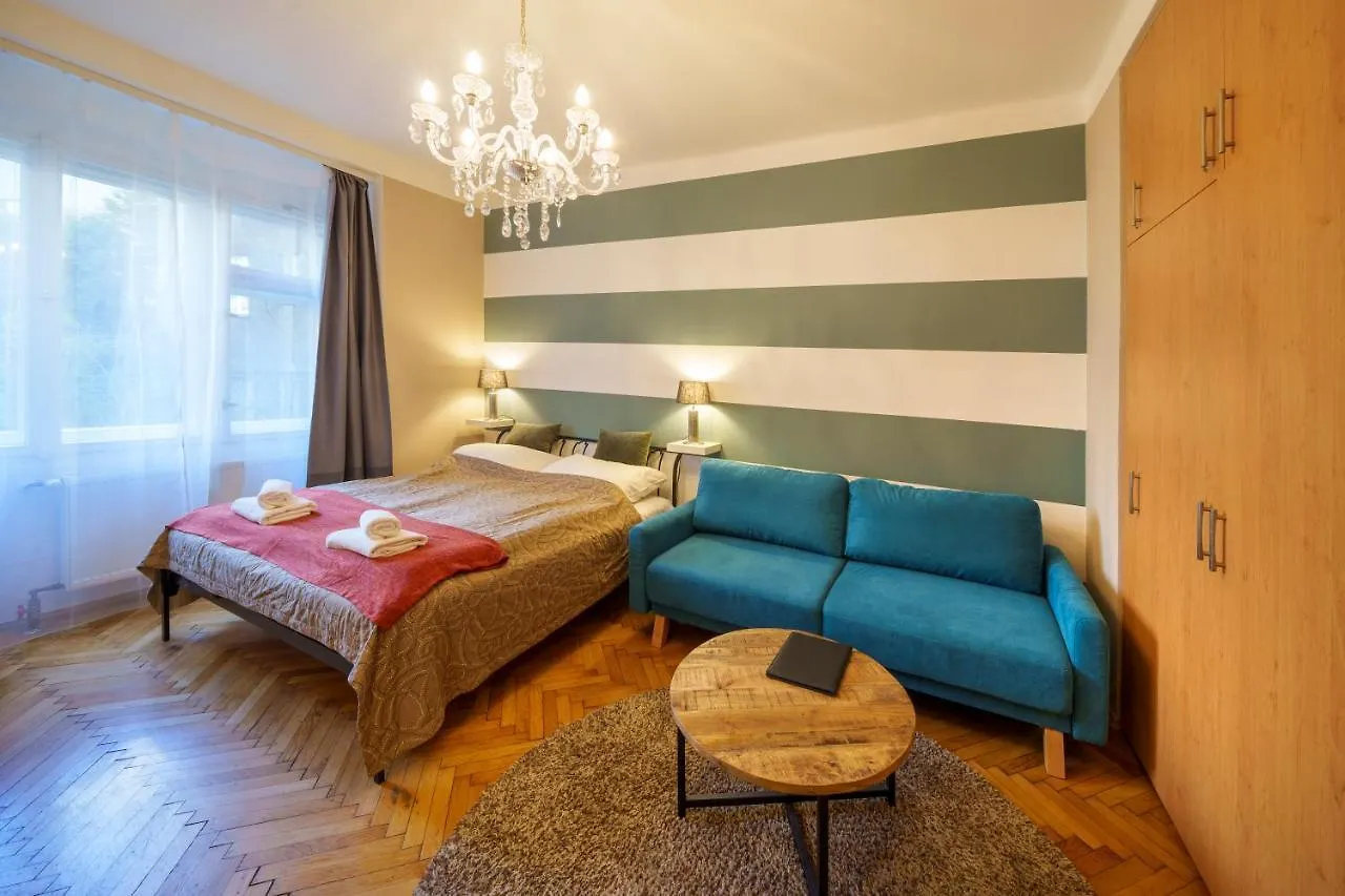 Dlouha Apartment With Balcony Prague