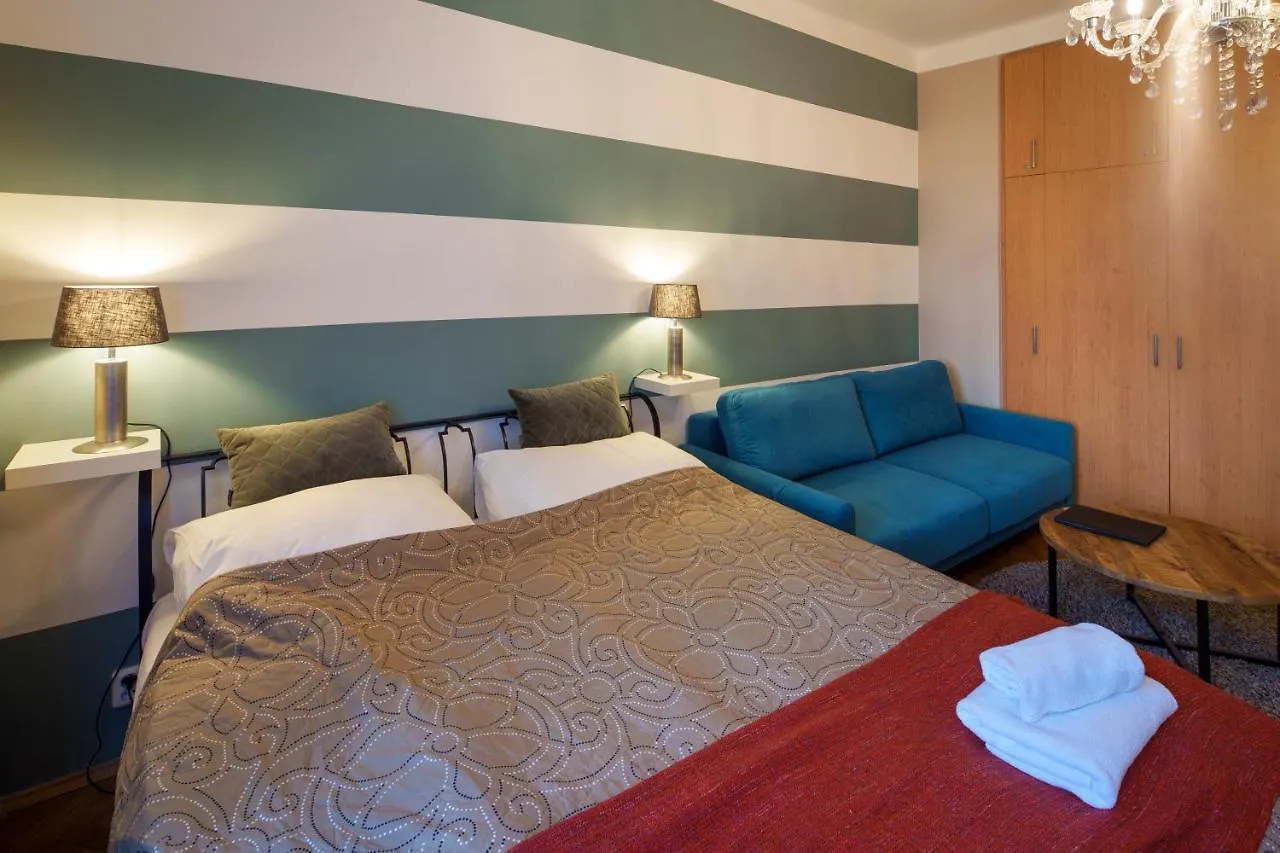 Dlouha Apartment With Balcony Prague