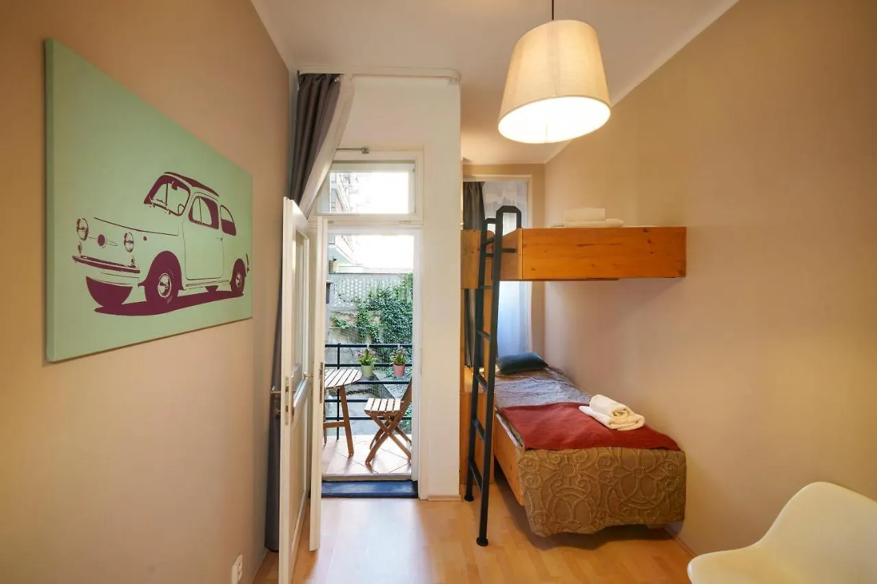 Dlouha Apartment With Balcony Prague